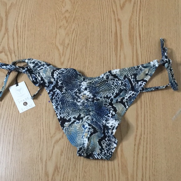 B3 New Shade & Shore Swimsuit Bikini Bottoms Snake Print Ruched Blue Size Small - Picture 5 of 6
